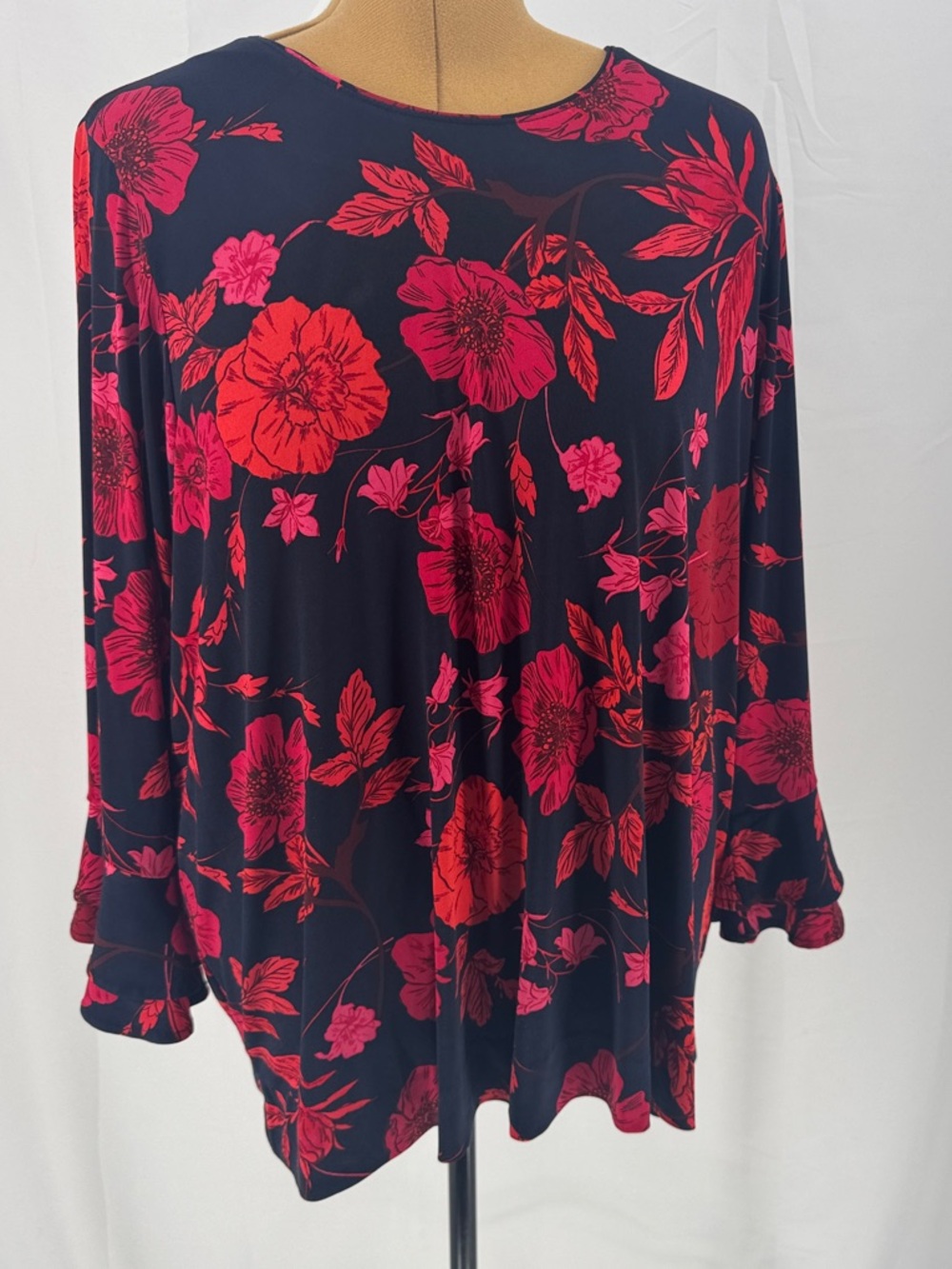 Karl Lagerfeld Black Long-Sleeve Top with Red Floral Print 0076